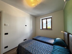 2 bedrooms, WiFi, bed sheets