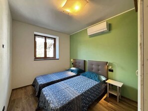 2 bedrooms, WiFi, bed sheets