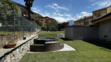 Idromassaggio all'aperto