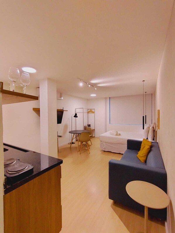 1 slaapkamer, een strijkplank/strijkijzer, wifi, beddengoed