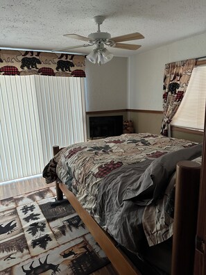 3 bedrooms, WiFi, bed sheets