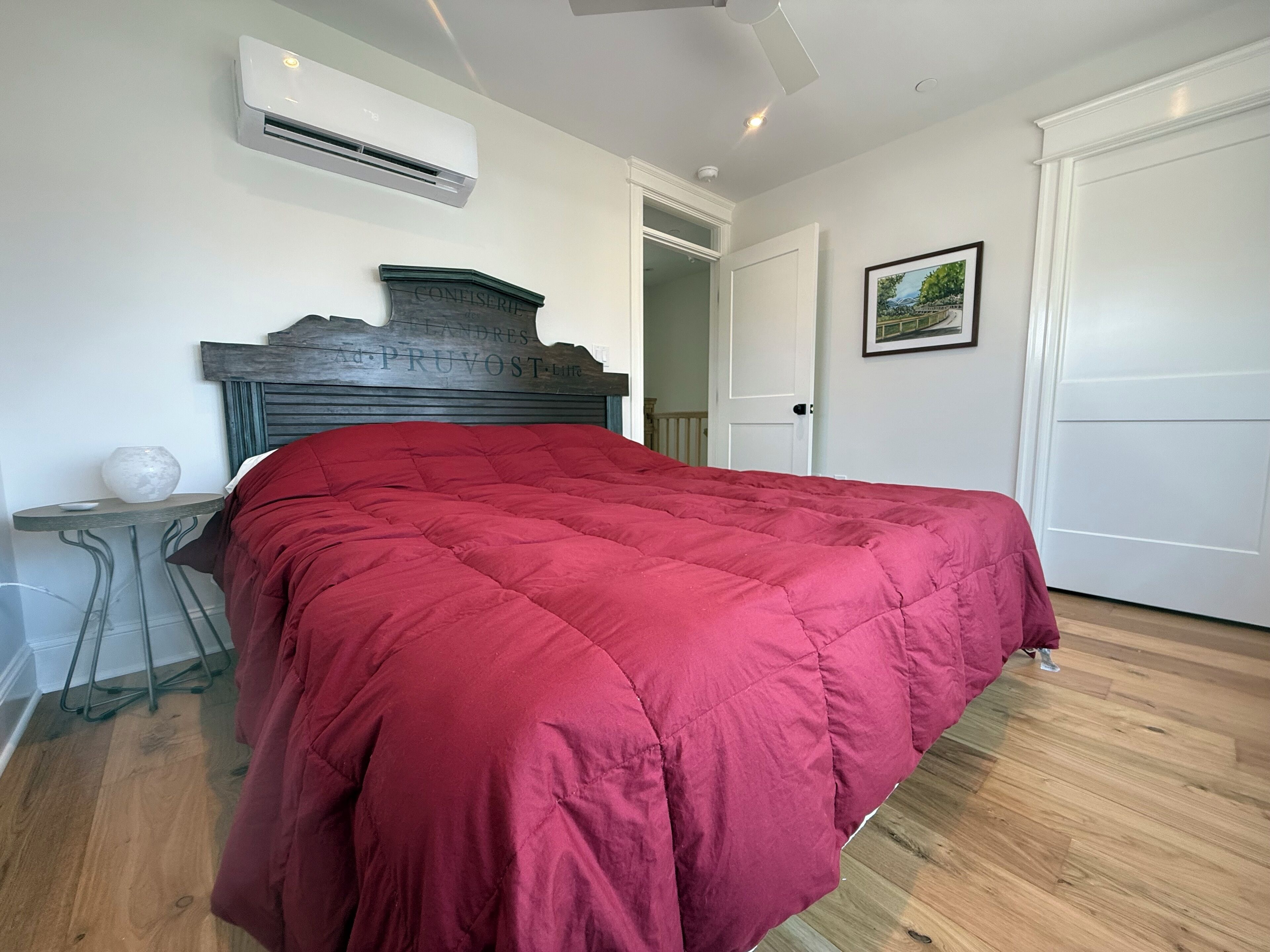 2 bedrooms, iron/ironing board, travel crib, free WiFi