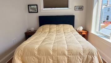 2 bedrooms, iron/ironing board, travel cot, free WiFi