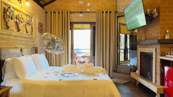 Romantisches Chalet, Bergblick | 1 Schlafzimmer, schallisolierte Zimmer, kostenloses WLAN