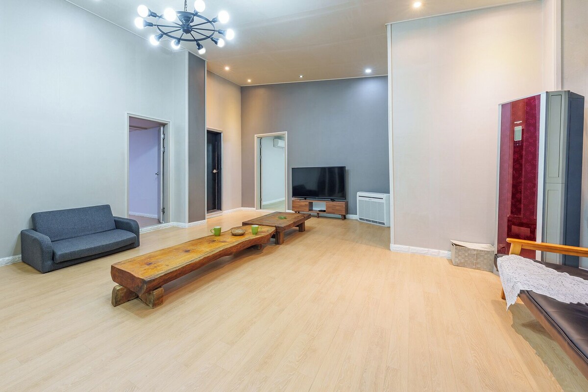 Chambre, 2 chambres (E Building – Entire Unit)