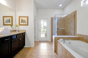 Shower, hair dryer, towels - Windsor at Westside: 9BR Near Disney w/ Pool & Poker (Kissimmee)