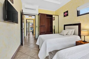 2 bedrooms, WiFi (free), bed sheets - The Oaks Tamarindo Luxury Condominium (provincia de guanacaste)