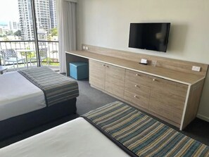Iron/ironing board, bed sheets - Comfy 2DoubleBed Suite in Central Surfers (Surfers Paradise)