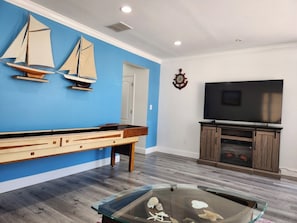 Games room - Lower Chelsea Lookout- Close to Beach and Casinos! (Atlantic City)
