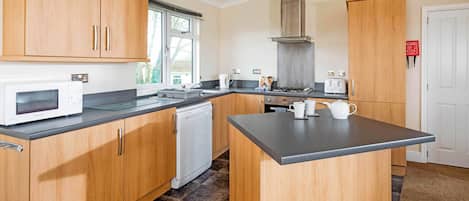 Fridge, oven, stovetop, toaster
