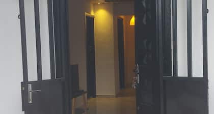 VILLA MEUBLĂE CITĂ SIC 25 000 FCFA
