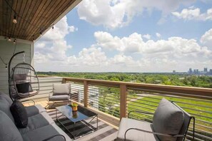 Property grounds - Johnny House - Skyline Views ~ 10 min to Bway! (Nashville)