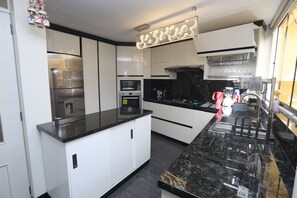 Private kitchen - Brand new apartment 4 blocks from Arequipa's main square (Arequipa)