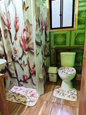Dusche, Seife, Toilettenpapier