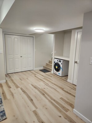 Interior - Exquisite 1-bedroom basement in the quiet neighbourhood of Bonavista, Winnipeg (Winnipeg)