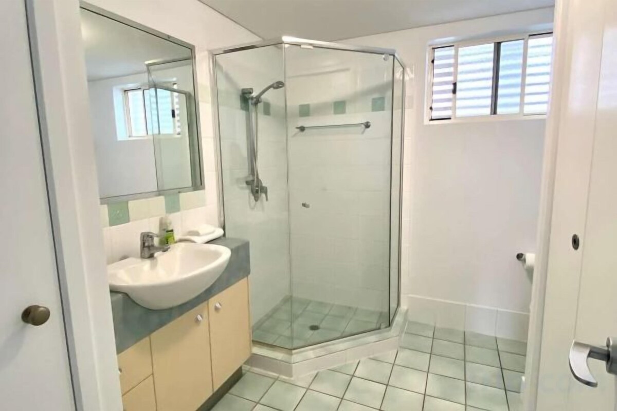 Bathroom | Hair dryer, towels, soap, shampoo