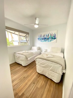 RIVA 2 Bed 2 Bath Superior Apartment | Individually decorated, individually furnished, iron/ironing board - Sailfish Cove & RIVA Apartments (Mooloolaba)