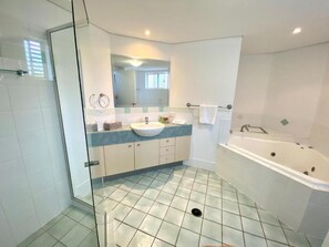 RIVA 2 Bed 2 Bath Superior Apartment | Bathroom | Hair dryer, towels, soap, shampoo - Sailfish Cove & RIVA Apartments (Mooloolaba)