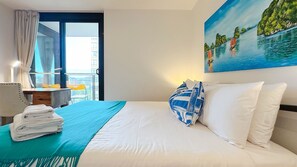 2 soverom, skrivebord, strykejern/-brett og wi-fi (inkludert)