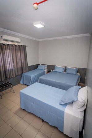 Standard-Vierbettzimmer