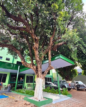 Free valet parking - Bandeirantes Hotel (Cuiaba)