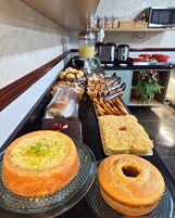 Desayuno buffet incluido todos los días 