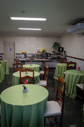 Desayuno buffet incluido todos los días