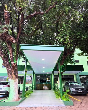 Property entrance - Bandeirantes Hotel (Cuiaba)