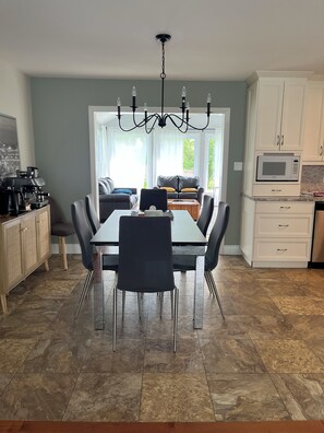 Dining - Cozy Countryside Retreat (Clarence-Rockland)