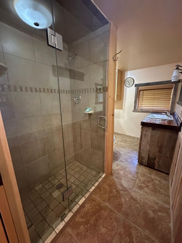 Soap - Cabin in West Yellowstone (West Yellowstone)