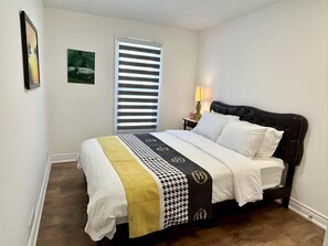 3 chambres, coffre-fort, fer et planche à repasser