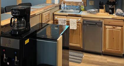 Clinch Mountain Reserve Cabin #2. Cabin retreat near charming Rogersville, TN.