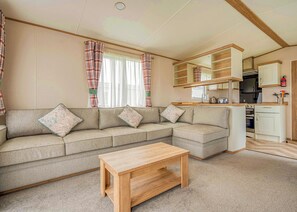 TV - 3 bedroom accommodation in Nr St Austell (Nr St Austell)