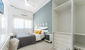 Iron/ironing board, free WiFi, bed sheets