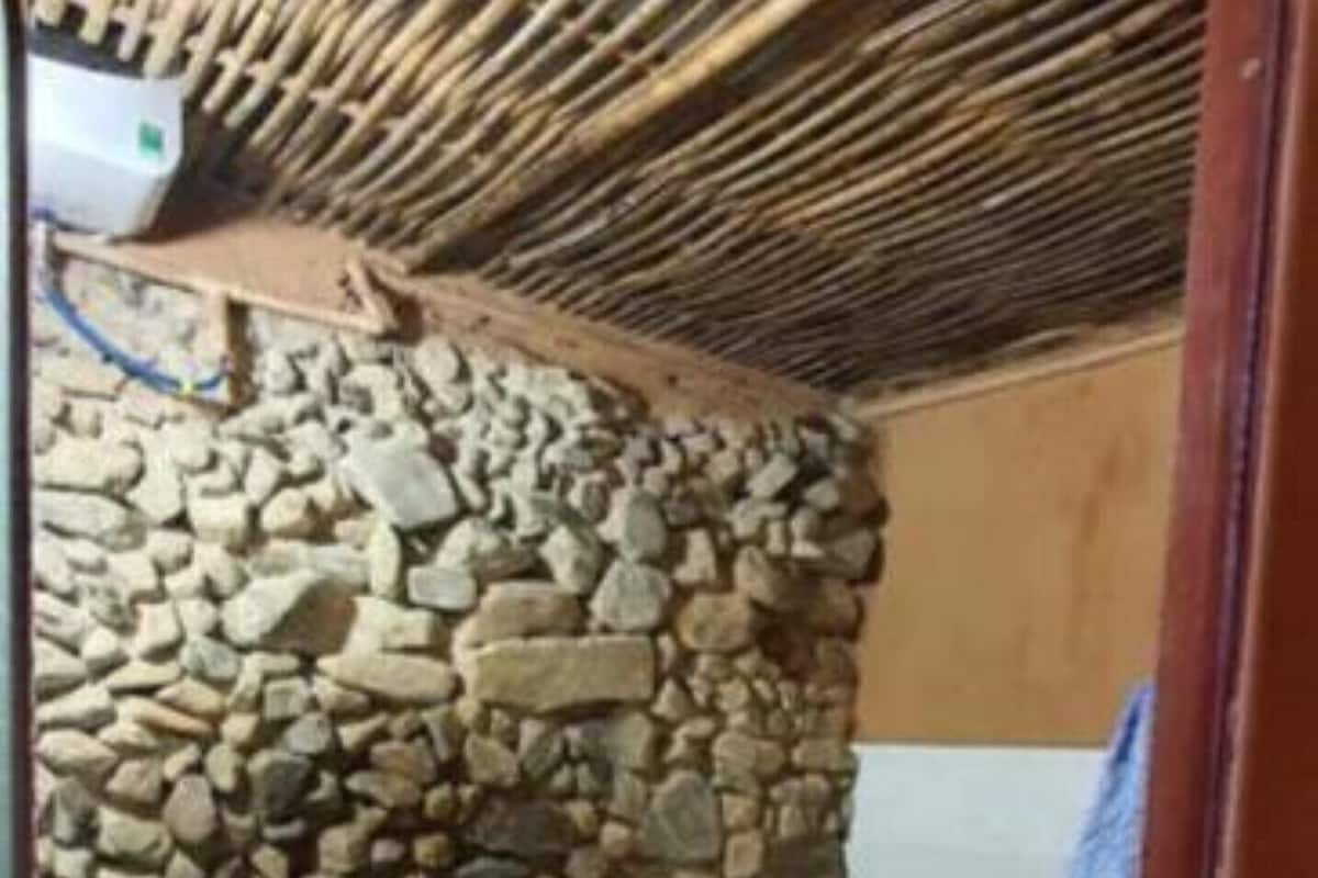 Chuveiro, produtos de toalete grátis, secador de cabelo, chinelos