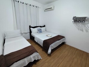 Phòng 3 Tiêu chuẩn, quang cảnh hồ bơi | 1 phòng ngủ, truy cập Internet không dây miễn phí