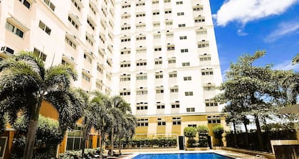 Holland Park Condominium
