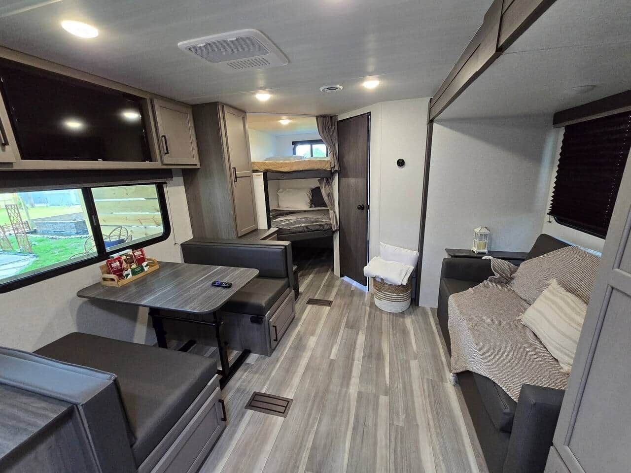 8 habitaciones, tabla de planchar con plancha y wifi gratis 