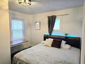 5 chambres, fer et planche à repasser, Wi-Fi gratuit, draps fournis