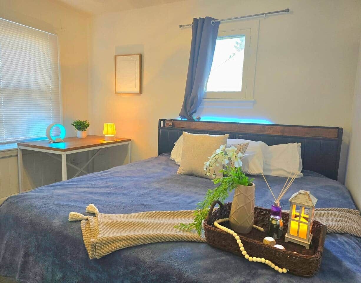 8 bedrooms, iron/ironing board, free WiFi, bed sheets