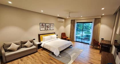 Mamaya Resort & Spa, Garh Mukteshwar