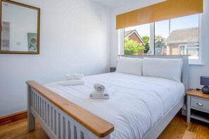 2 slaapkamers, een strijkplank/strijkijzer, wifi, beddengoed