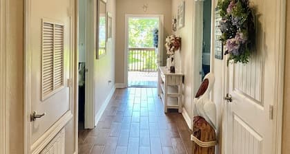 KEMAH BREEZE - Walking Distance to Kemah Boardwalk, Restaurants, Shops,