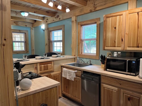 Clinch Mountain Reserve Cabin #3.  Family-friendly cabin near Rogersville, TN.