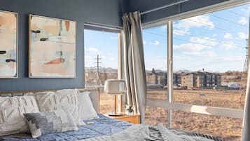 3 habitaciones, tabla de planchar con plancha, wifi y ropa de cama