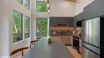 Espresso maker, coffee/tea maker