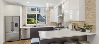 Perch - Walk to Space Needle | 3BR/2BA Home w Parking!