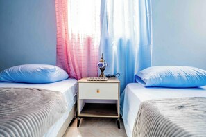 3 bedrooms, iron/ironing board, WiFi, bed sheets