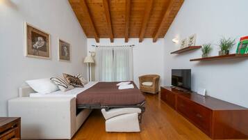 4 chambres, bureau, fer et planche Ă repasser, accĂšs Internet