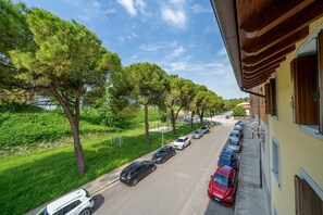 Property grounds - GuestHost - Charming apartment of about 90 sqm, able to accommodate up to 6 people, located on the second floor of a building without a lift.The property is located within the walls of Palmanova, the famous fortress-city in the shape of a nine-pointed st (Palmanova)